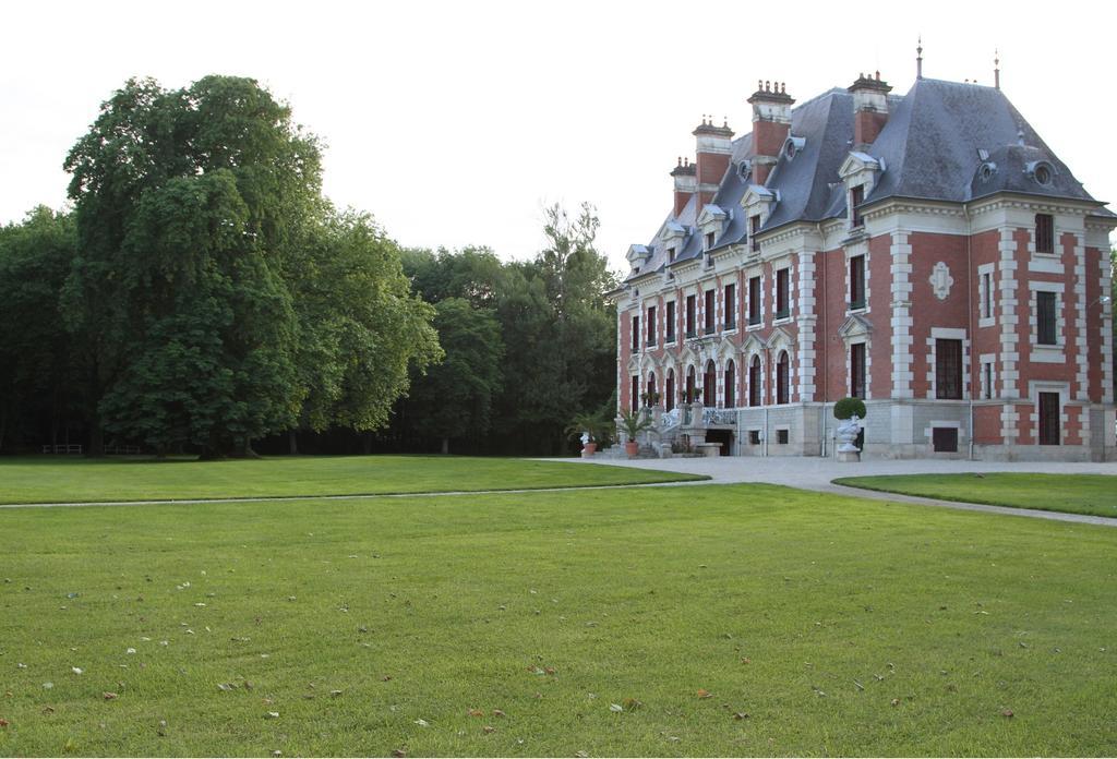 Chateau Du Breuil Gevrolles Bagian luar foto