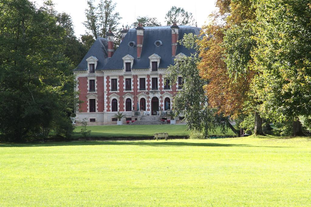 Chateau Du Breuil Gevrolles Bagian luar foto