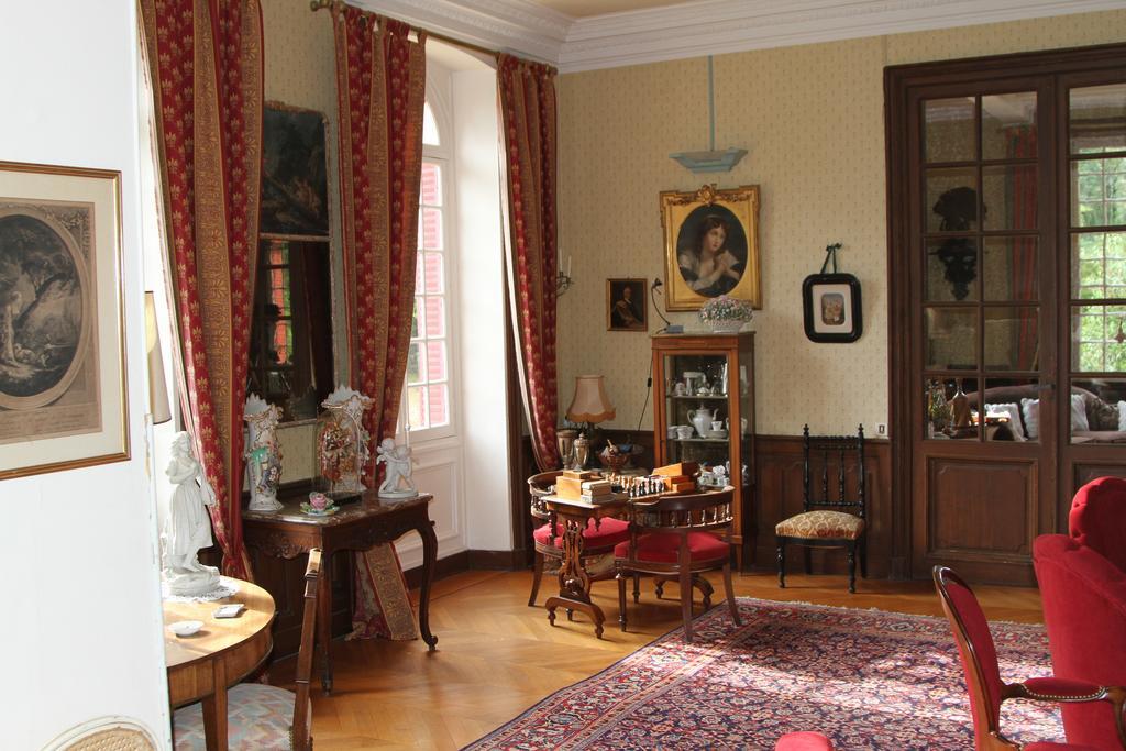 Chateau Du Breuil Gevrolles Bagian luar foto